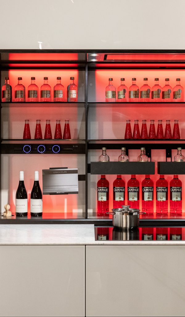 The trend for cocktails: Valcucine cooks up a corner bar at home