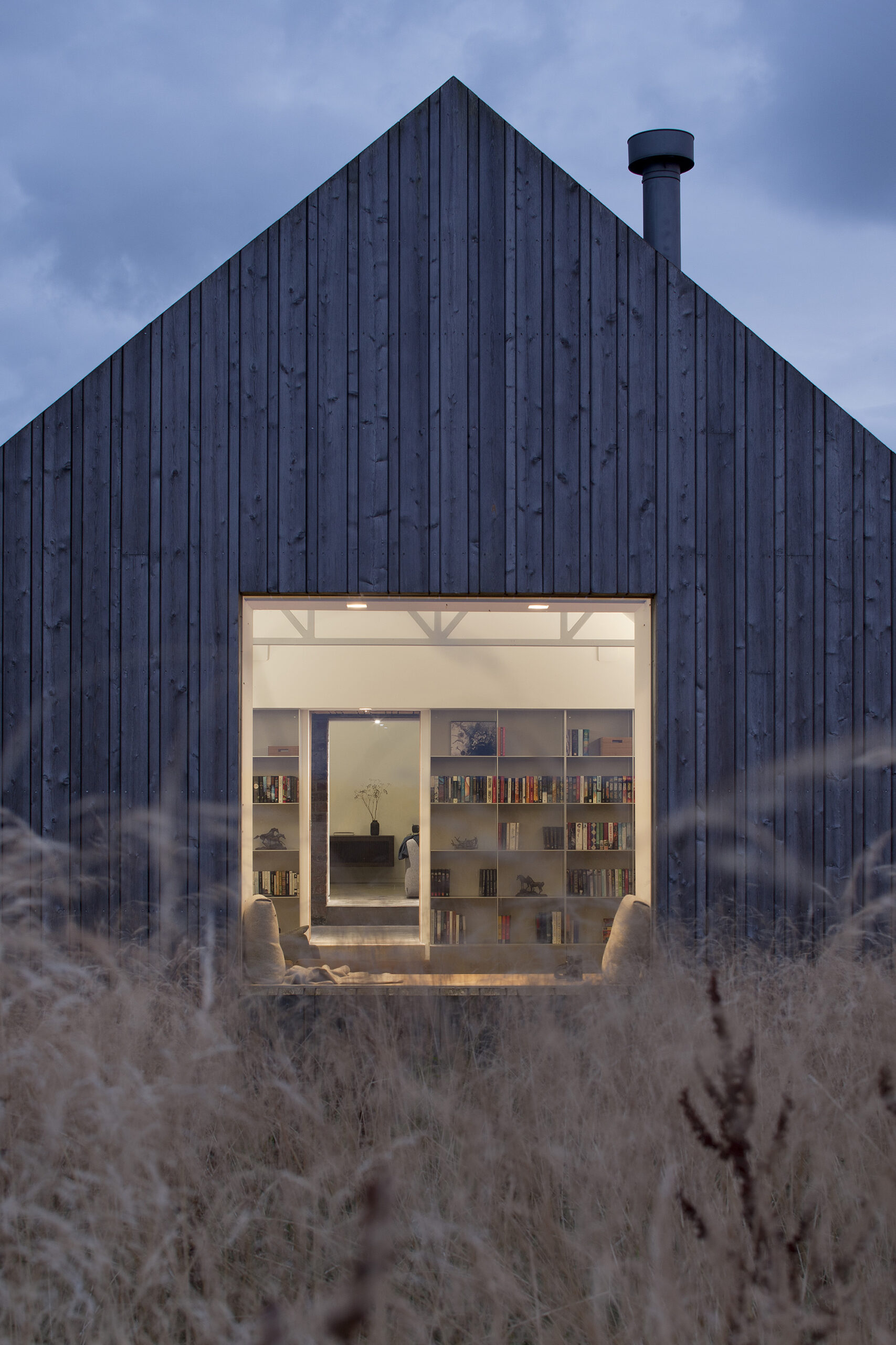 Cuddymoss is a dwelling house in the Ayrshire, England, a remarkable example of sustainable architecture that integrates history, modern design, and environmental conservation.